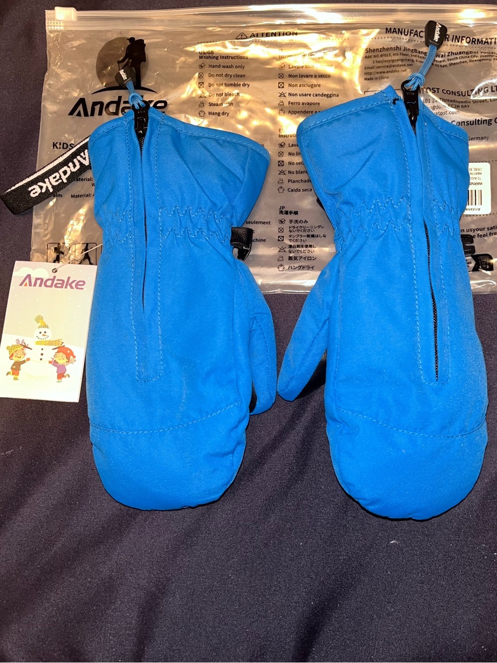 BNWT Andake toddlers XXS zipper mittens
